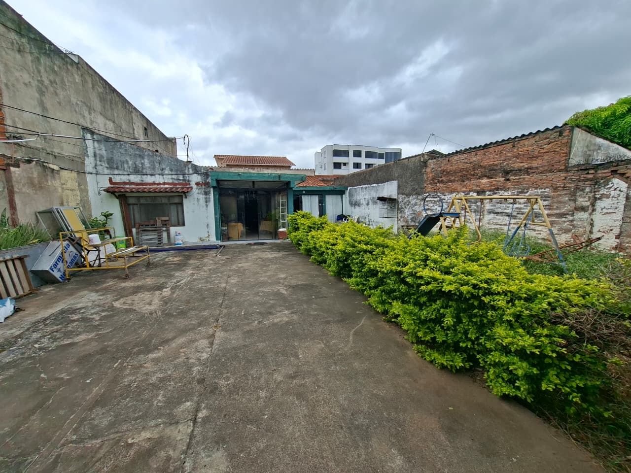 image 3 of 10